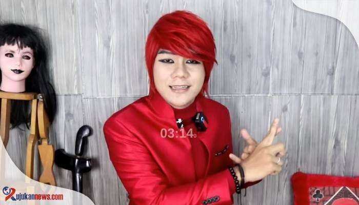 Profil Pesulap Merah
