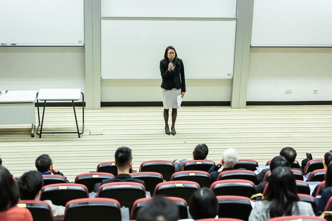 universitas yang bisa kuliah sambil kerja