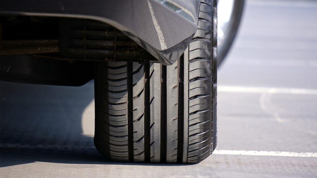merk ban mobil yang paling awet