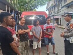 Kasat Lantas Polres Sinjai Edukasi Sopir Angkutan, Ajak Tertib Berlalu Lintas