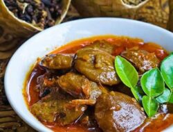 Buat Sendiri di Rumah! 5 Cara Membuat dan Resep Rendang Jengkol Pedas Gurih yang Nikmat Sekali!