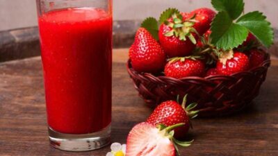Takjil Berbuka Puasa! Ini Dia 5 Cara Membuat dan Resep Jus Strawberry yang Menyegarkan!