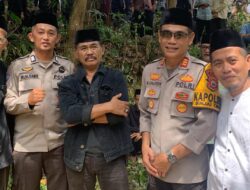 Wujud Belasungkawa, Kapolsek Sinjai Timur Hadiri Pemakaman Almarhum K.H. Najamuddin Marzuki