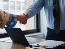 4 Contoh Surat Undangan Rapat dan Cara Pembuatannya