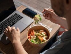 7 Cara Ampuh Mengatasi Rasa Lapar Tanpa Makan, Cocok Buat Diet Nih