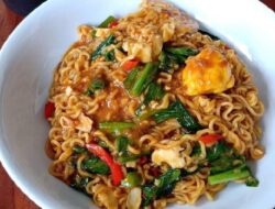Simple dan Cepat! Resep Mie Nyemek Sawi yang Enak dan Sederhana!