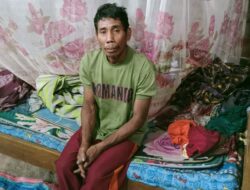 Hidup Sebatang Kara, Warga Batuborong Bertahan di Rumah Beralas Tanah