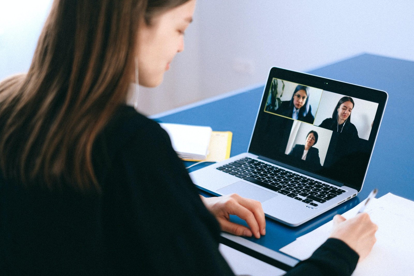 Aplikasi Meeting Online Terbaik Saat Ini