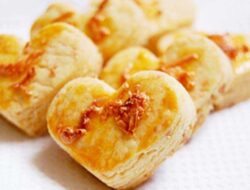 7 Langkah Membuat Kue Kacang Tanah yang Renyah, Cocok Untuk Camilan Keluarga!