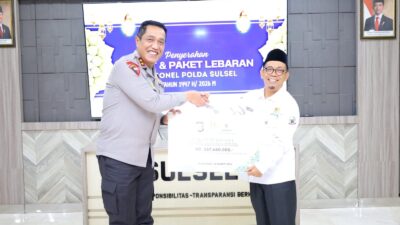 Ramadan Penuh Berkah! Kapolda Sulsel Serahkan Zakat Fitrah Rp267 Juta untuk Warga Melalui BAZNAS