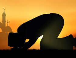 Bacaan Niat Sholat Sunnah Taubat Lengkap dengan Bahasa Arab, Latin, dan Terjemahannya!