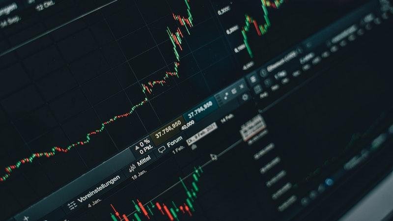 perbedaan trading saham dan forex