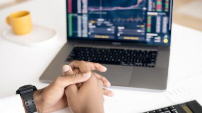 cara membaca pola candlestick