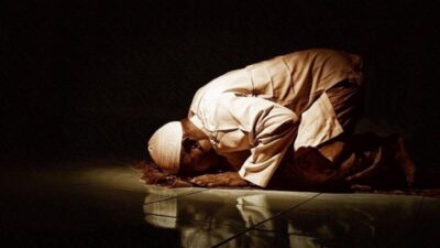 sholat tarawih sendiri