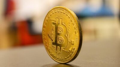 trading crypto adalah