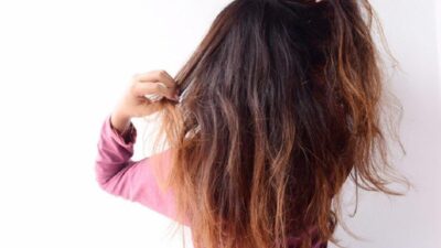 Mudah Banget! Inilah 5 Cara Merawat Rambut Rontok dan Kering, Bisa Dilakukan Di Rumah Saja Lho