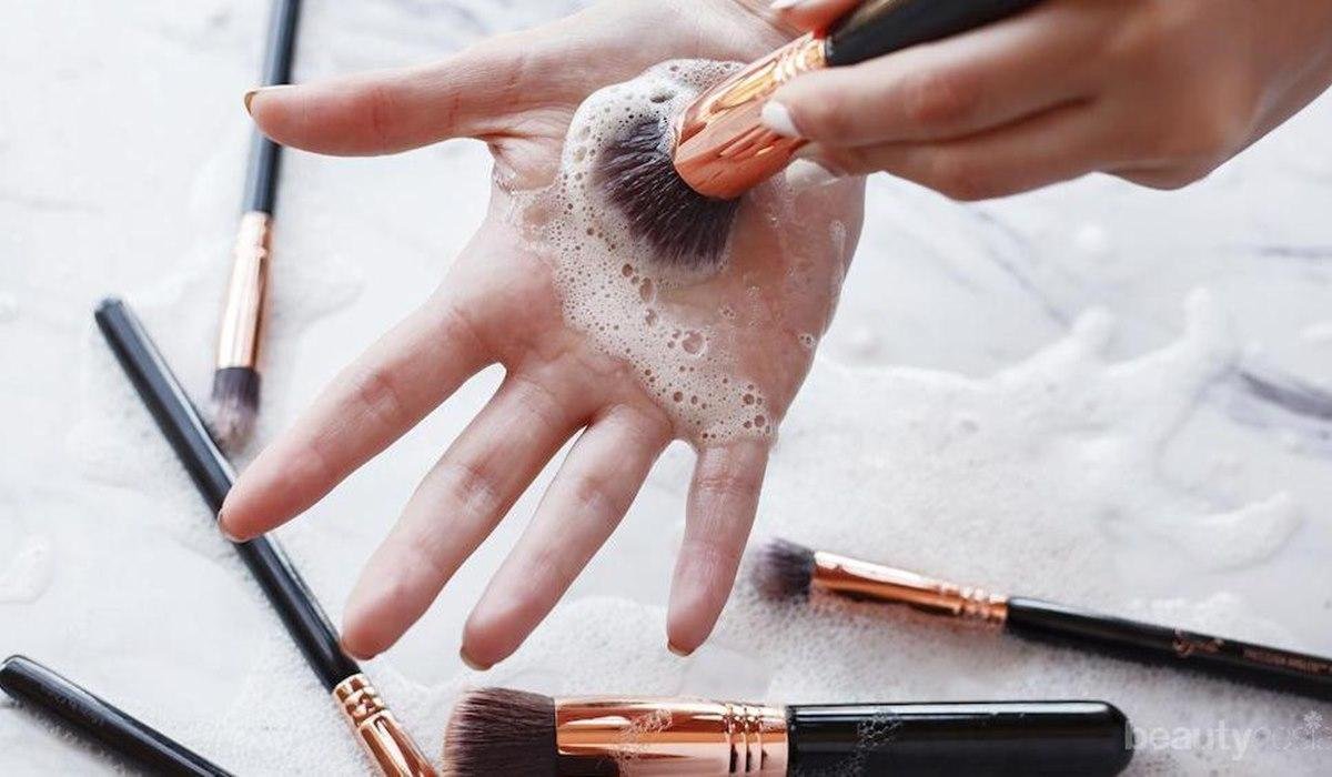 cara mencuci brush make up