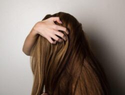Terlalu Lepek? Ini Dia 5 Cara Merawat Rambut Mengembang Tanpa Pperlu Ke Salon!