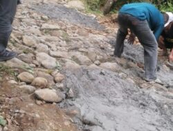 Warga Je’nebatu Cor Jalan Swadaya, Desak Pemprov Sulsel Segera Aspal Poros Sapaya–Malino