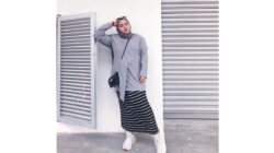 4 Model Baju Lebaran 2022 Remaja Wanita Gemuk yang Sangat Simple dan Sederhana!