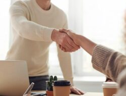 Jangan Ulangi Kesalahan! Bagaimana Cara Memilih Rekan Bisnis yang Cocok? Coba Lakukanlah 5 Hal Ini