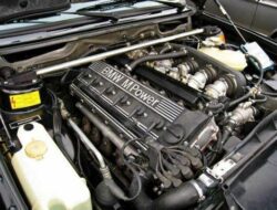 5 Cara Mengatasi Mesin Overheat Pada Mobil