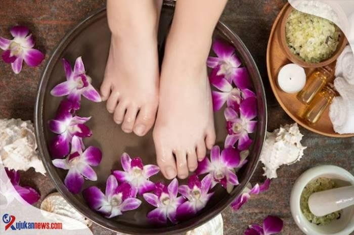 cara menghilangkan bau kaki