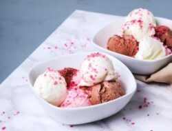 Membuat Es Krim Sendiri dengan 5 Bahan yang Mudah Didapat