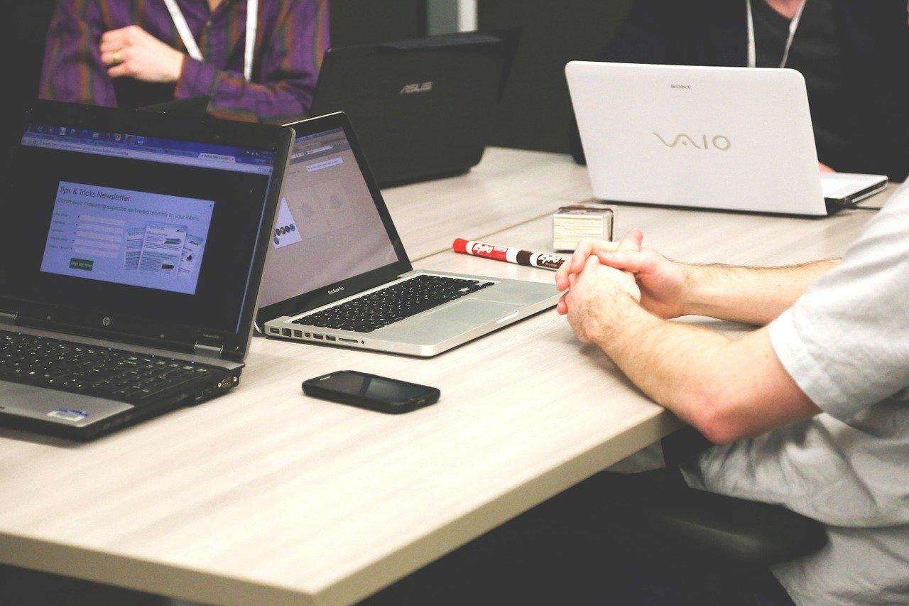 laptop spesifikasi tinggi harga murah