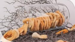 Resep Kue Bawang Renyah 1 Kg Tepung yang Enak dan Simple, Cocok Disajikan Pada Saat Lebaran!