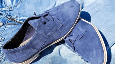 cara membersihkan sepatu beludru